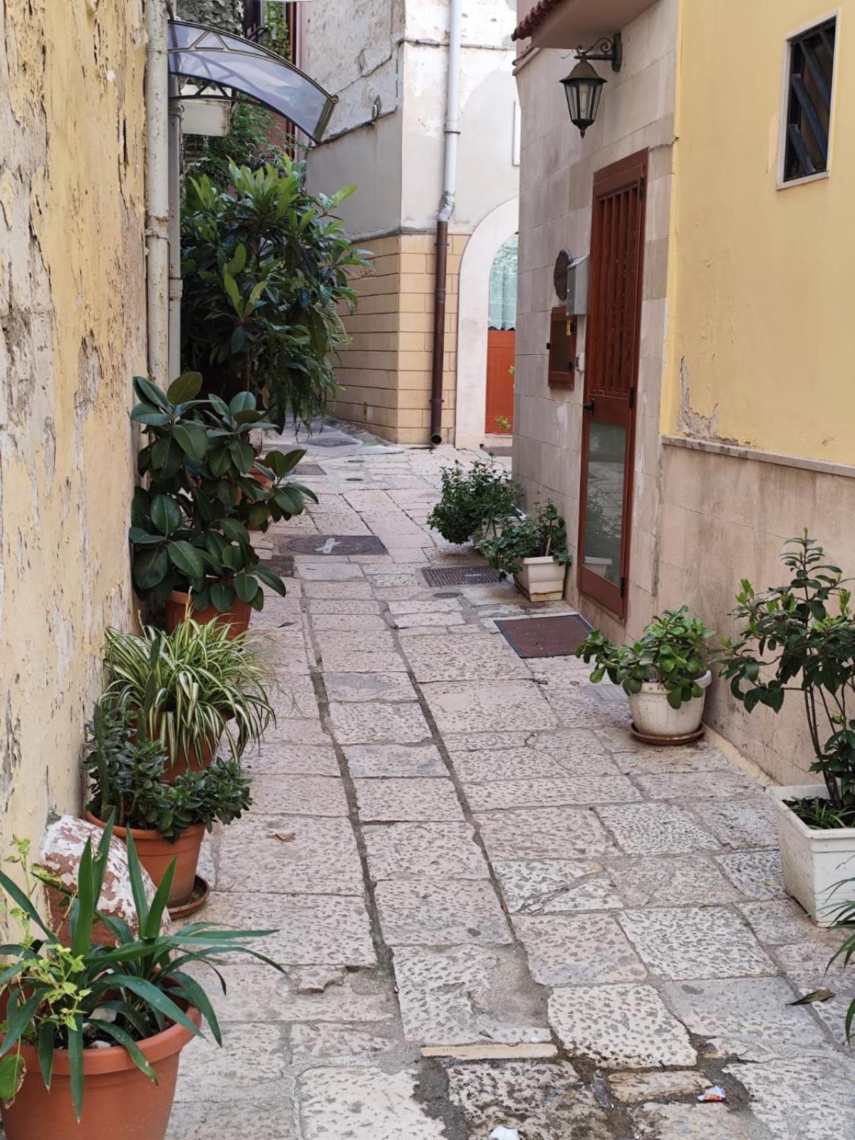 Corte Del Dattilo Nel Borgo Antico Бари Экстерьер фото